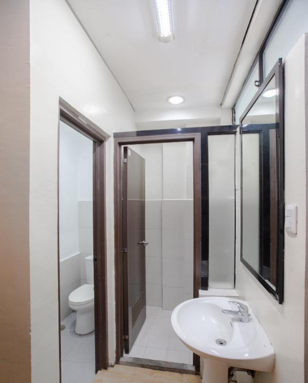 Monchere Dormitory Manila Zewnętrze zdjęcie
